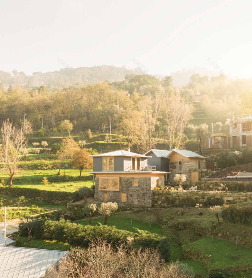 葡萄牙埃尔米达住宅创新改造丨Carlos Castanheira-51