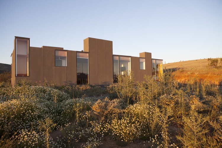 智利莱达周末别墅 | 经济、环保与景观的完美平衡-14