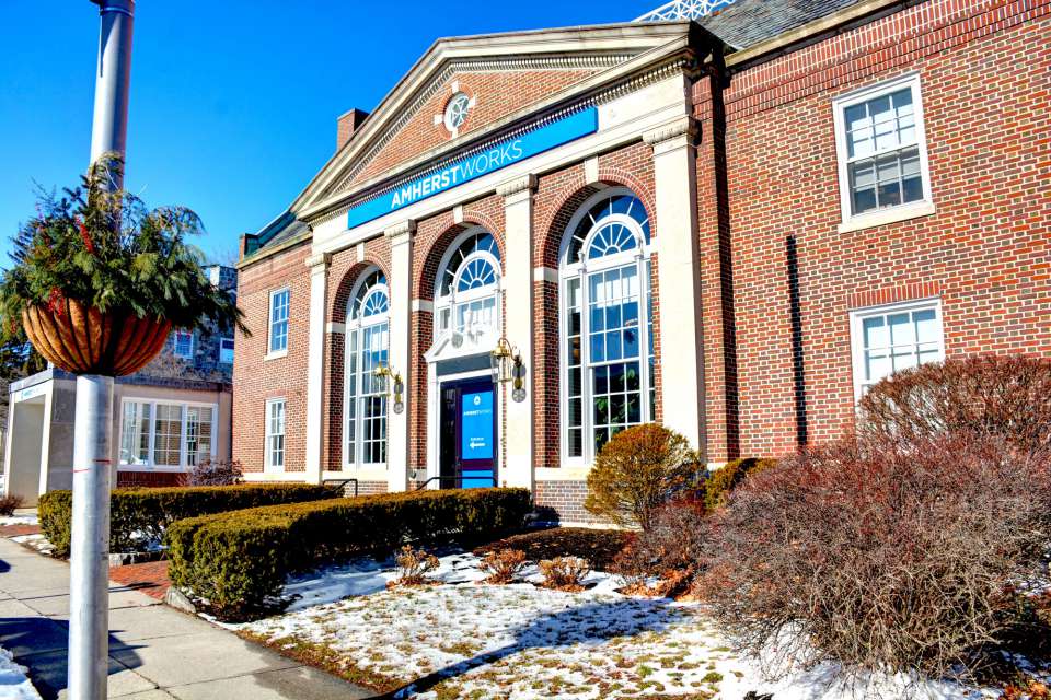 阿默斯特工程（假设Amherst为地名，Works有工程、项目等含义，具体需结合更详细语境确定，这里先给出一个可能的翻译） 丨美国丨Kuhn Riddle Architects-11