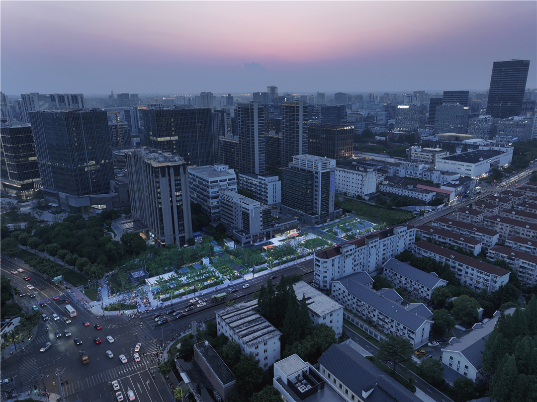 境作|桂林公园地铁站绿地焕新，“15分钟美好生活圈”推窗见绿-231