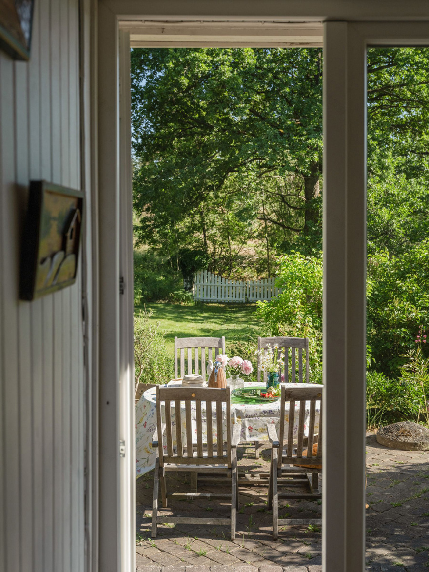 瑞典老村校改造的大型明亮别墅-17