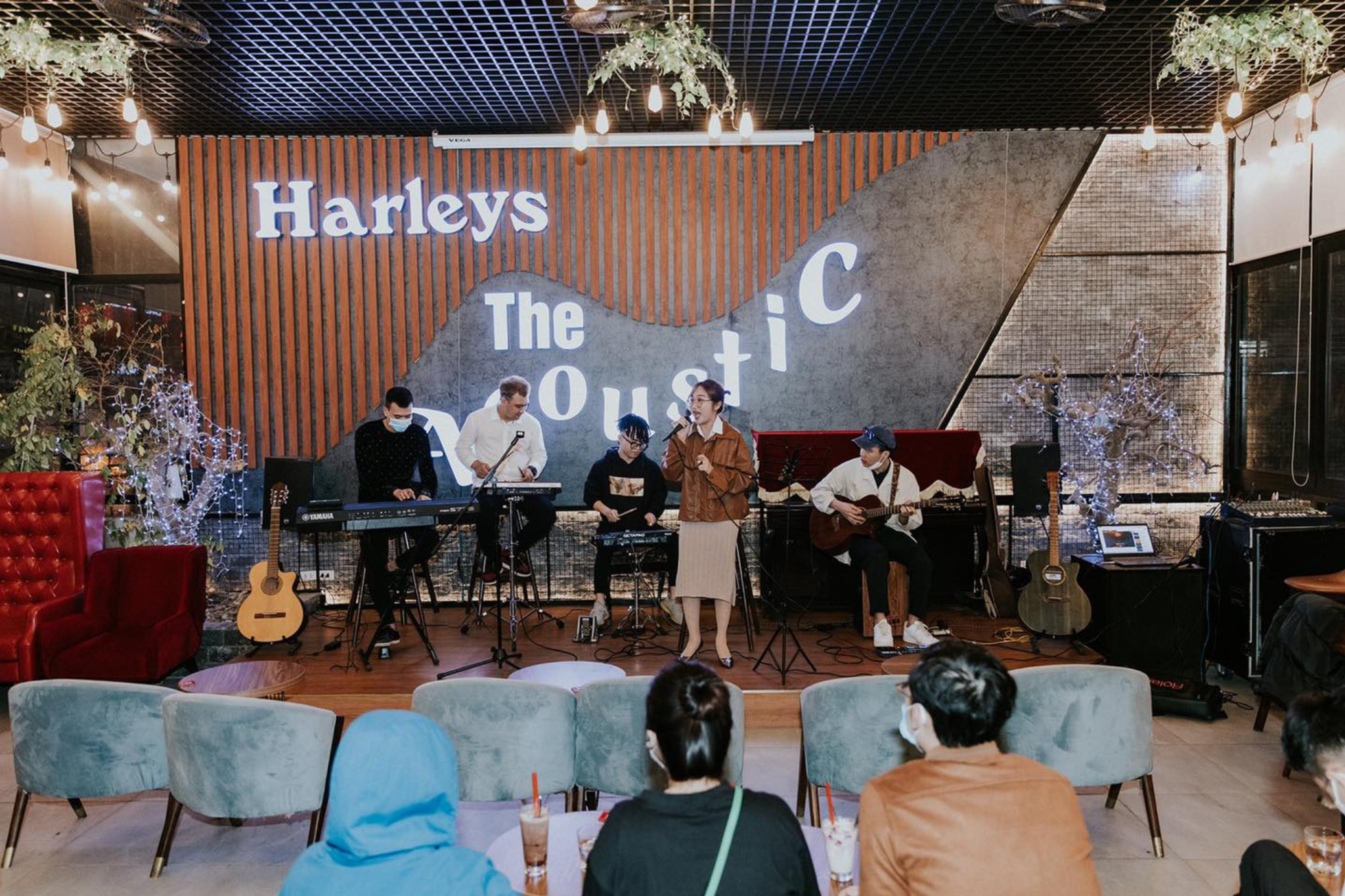 Review công trình Harleys Coffee - mô hình cafe trên mái-37