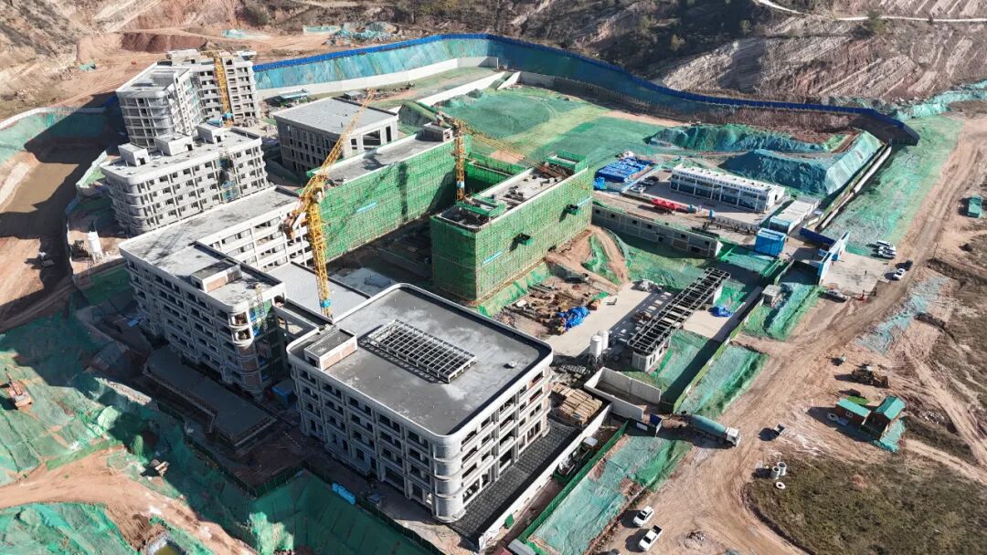 喜讯丨由中建西北院承建的府谷县第六中学建设项目获评2025年度“陕西省建筑优质结构工程”-16
