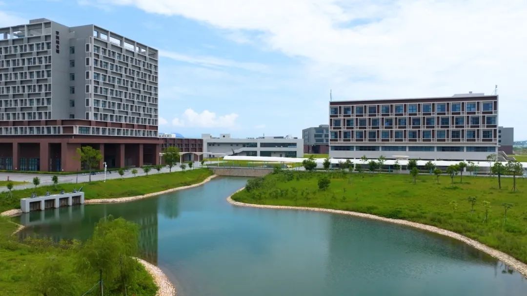 鱼塘变学府：山海之间长成的校园奇迹-21