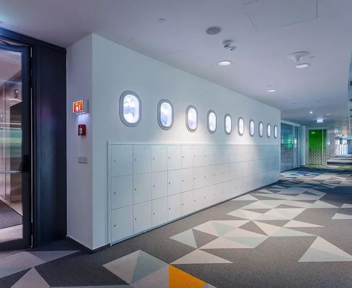 科幻未来主义元素融入的 Thales 泰雷兹办公室设计-18