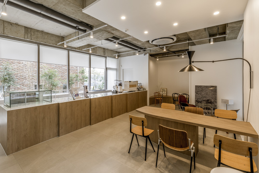 白色木纹，极简 20 平米咖啡厅设计-4