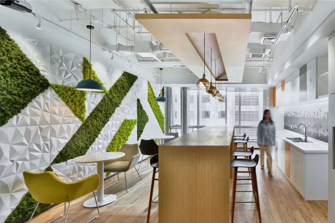 科技感与人性化共融的商汤科技办公空间-11