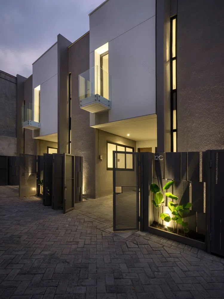 印尼泗水 518 平米地块的 5 个“R 微型住宅”设计-29