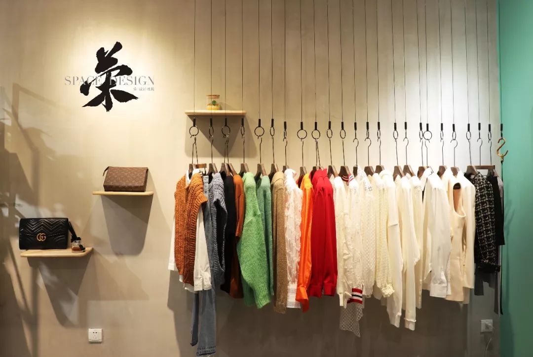 现代工业风翻修,韩姐的店铺焕新亮相-11