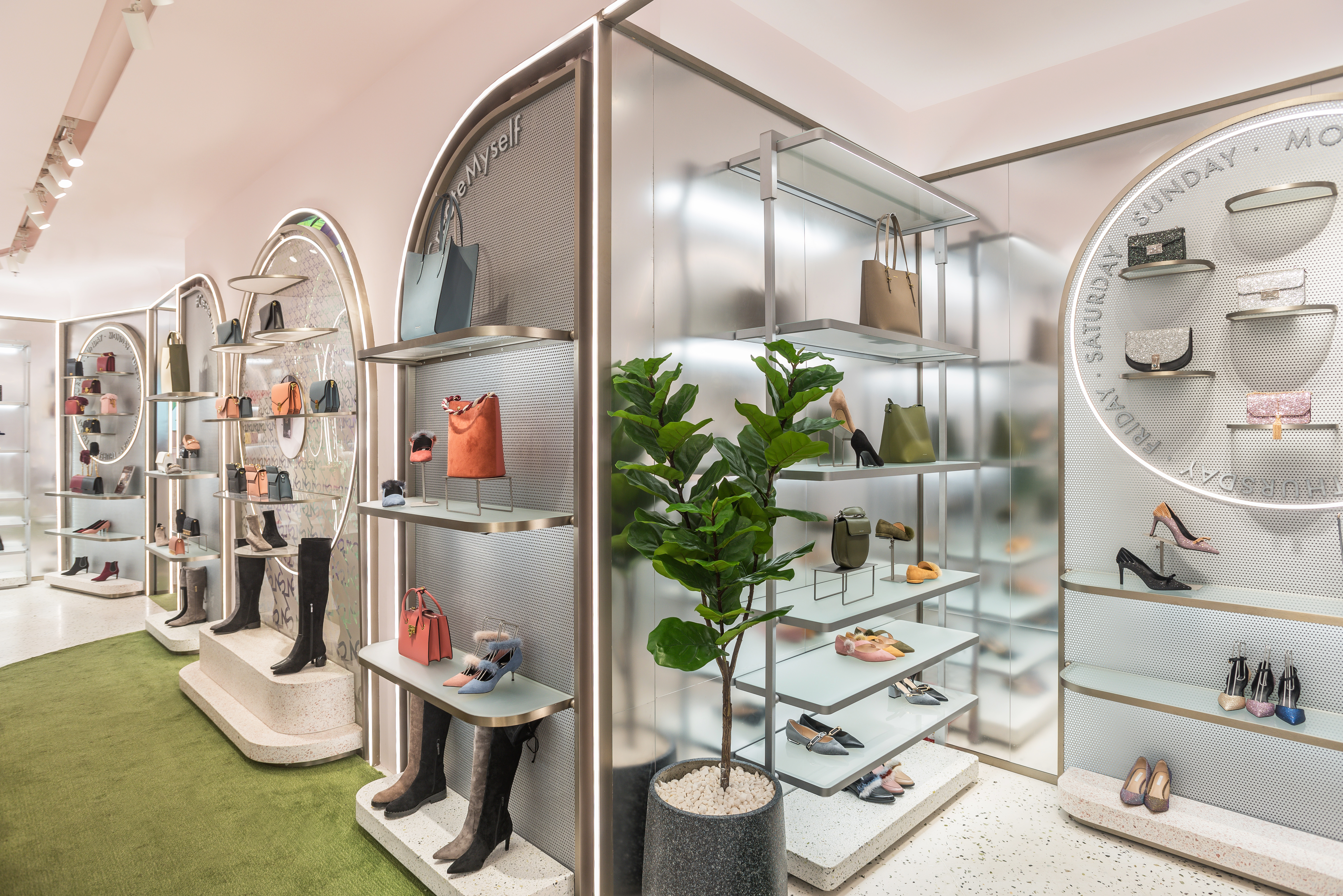 MON to SUN 品牌概念店-12