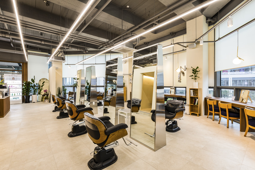 白色木纹打造现代美容空间-7