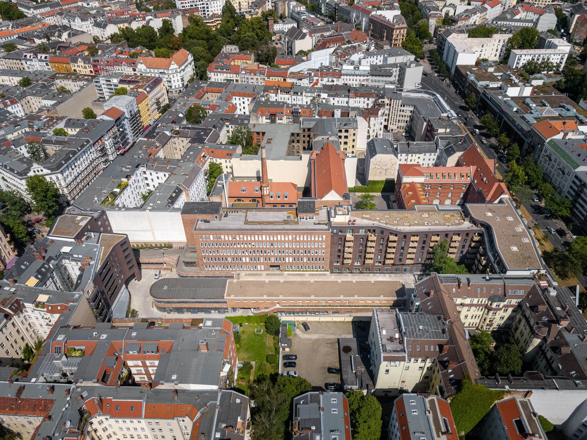 砖；砖块；积木（需根据具体语境判断，若仅单词本身，常见释义为砖 ） 丨德国柏林丨GRAFT-24