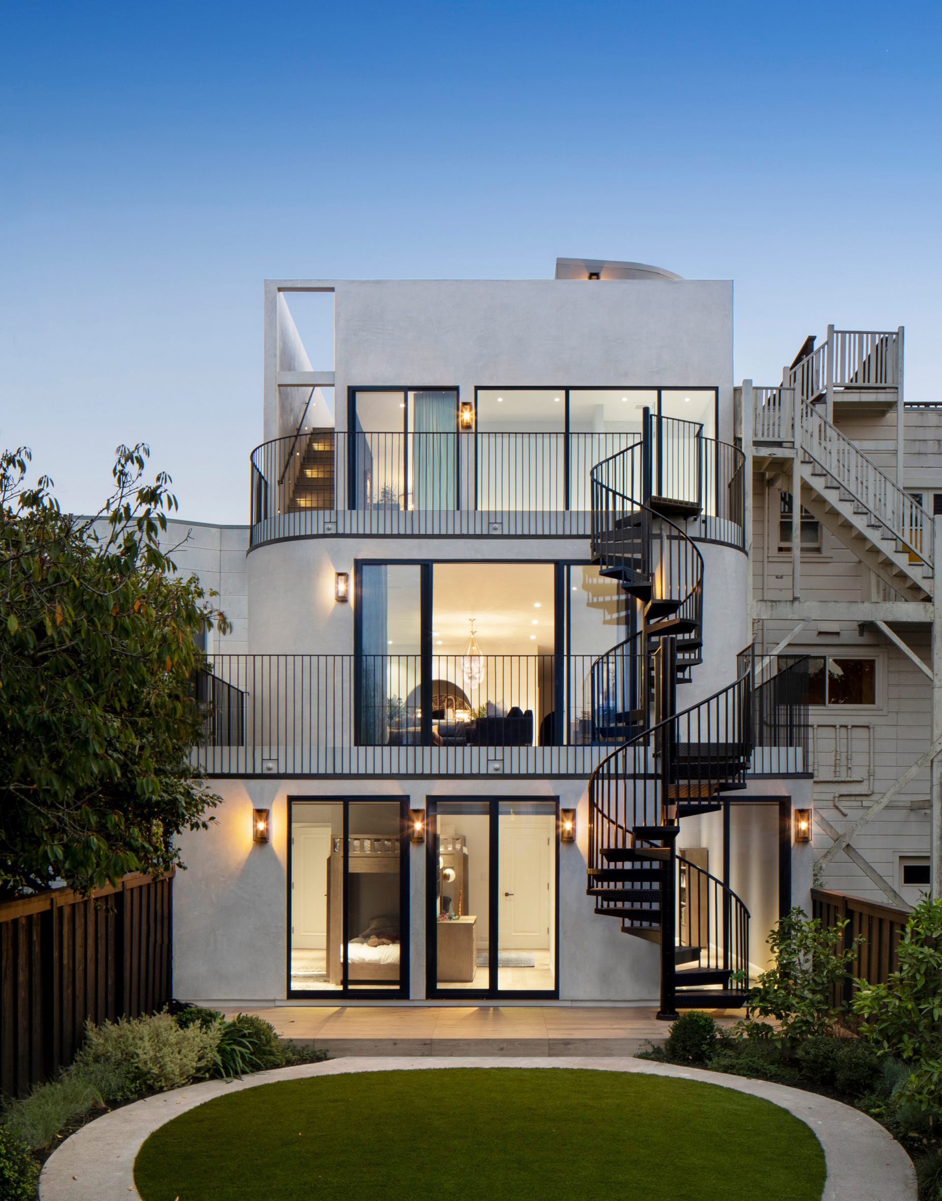 旧金山弧形住宅,挑战地震风险与空间限制-20