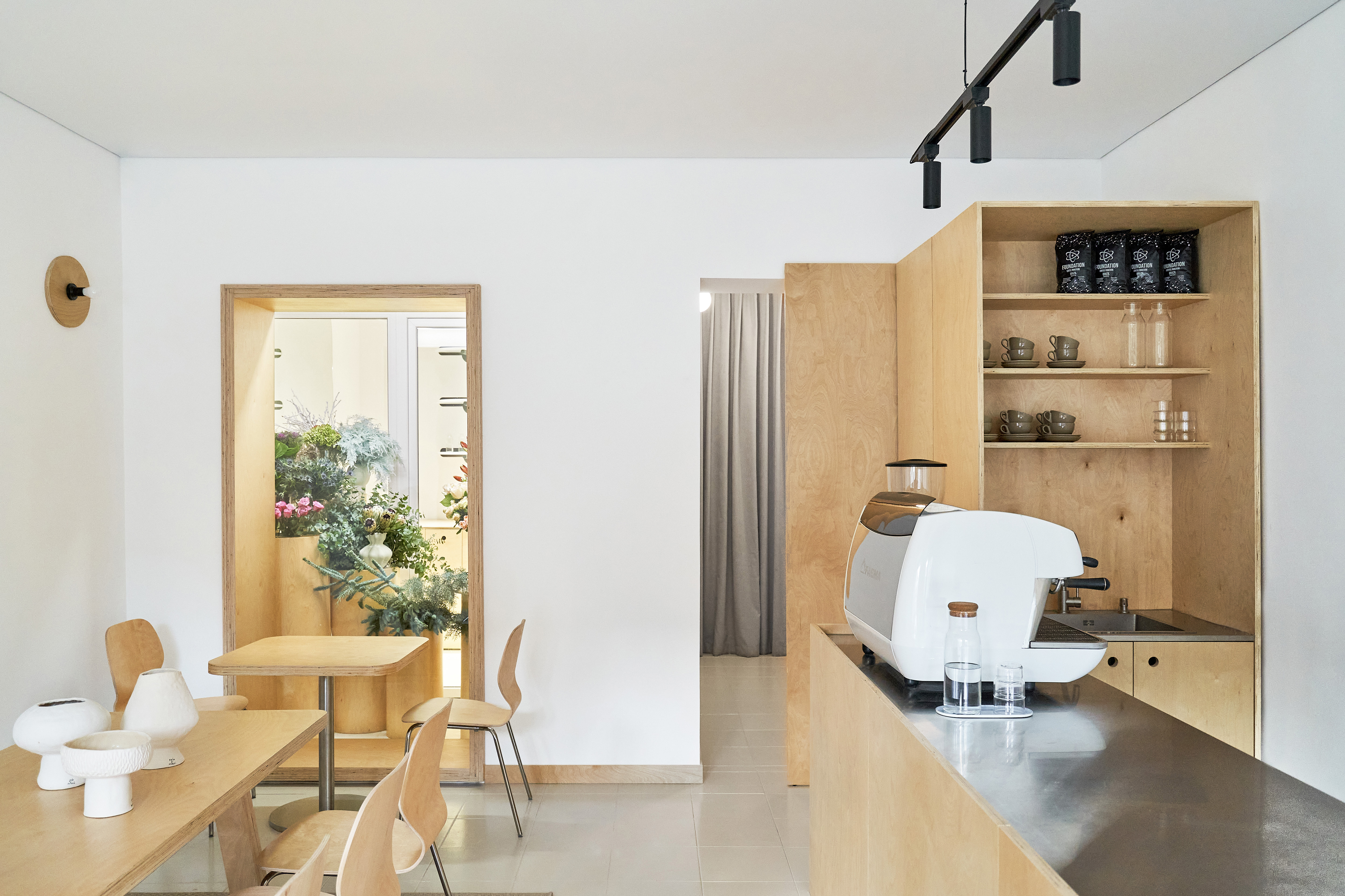 谢谢工坊（注：atelier常见意为工作室、工坊 ，merci是法语谢谢的意思，这种表达符合一般对品牌名称的理解，但需结合具体背景判断其最准确含义） 丨乌克兰敖德萨丨Angelina Malysheva-6