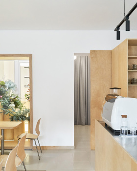 谢谢工坊（注：atelier常见意为工作室、工坊 ，merci是法语谢谢的意思，这种表达符合一般对品牌名称的理解，但需结合具体背景判断其最准确含义） 丨乌克兰敖德萨丨Angelina Malysheva