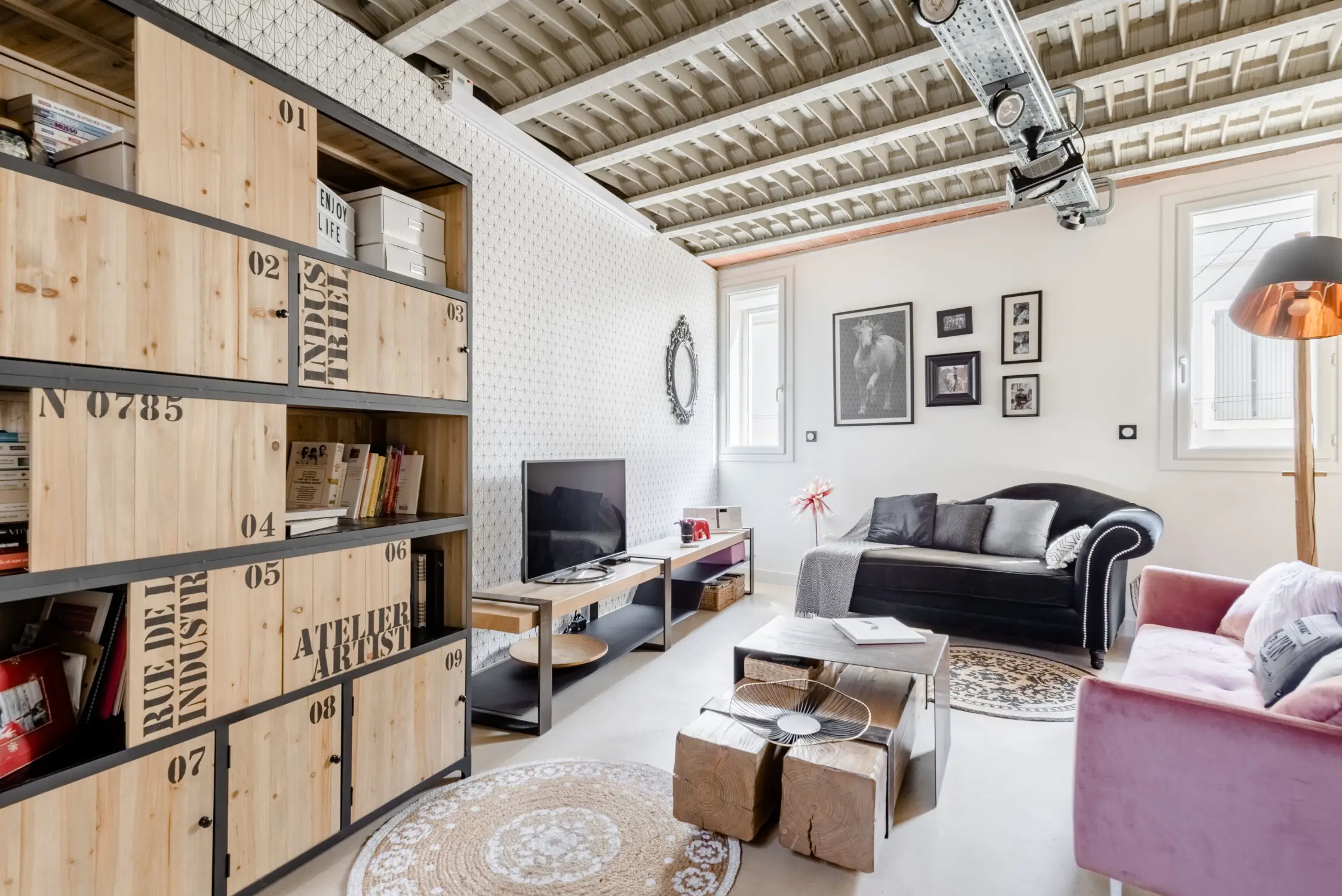 Camargue 石制阁楼 | 工业风的独特魅力-3