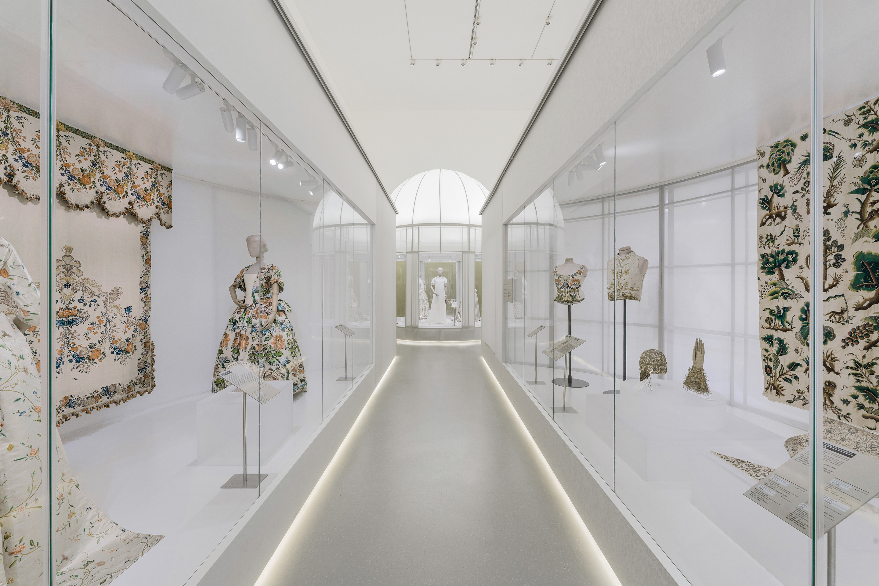 V&A 博物馆“时尚与自然”展览丨中国深圳丨Studio 10-35