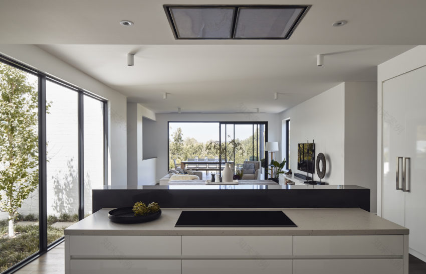 House in Silhouette by Atelier red black Atelier红色黑色剪影屋-17