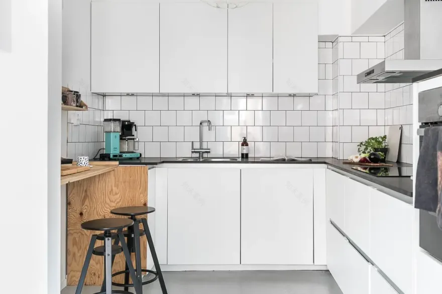 鲜亮色彩点缀的北欧风格 | 以白色为基调的清新空间-6