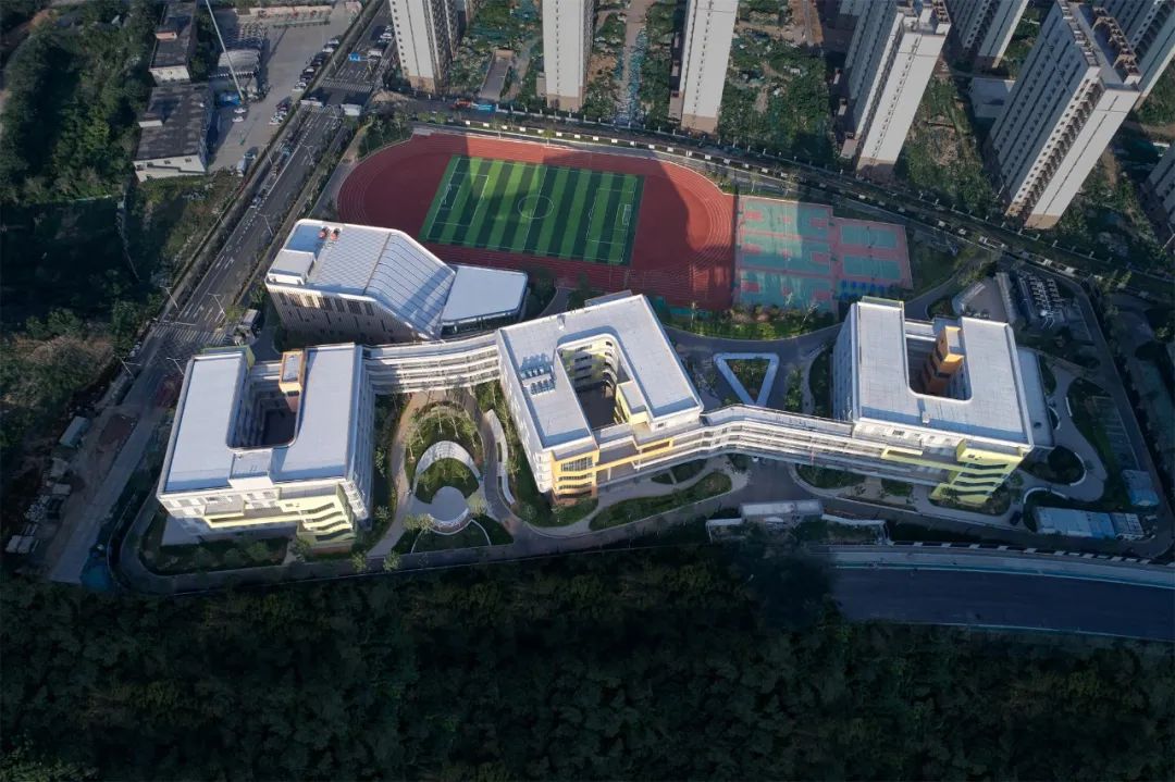 自由理想的“花园城堡”·济南北康初中教育建筑群落丨中国济南丨UA尤安设计-2