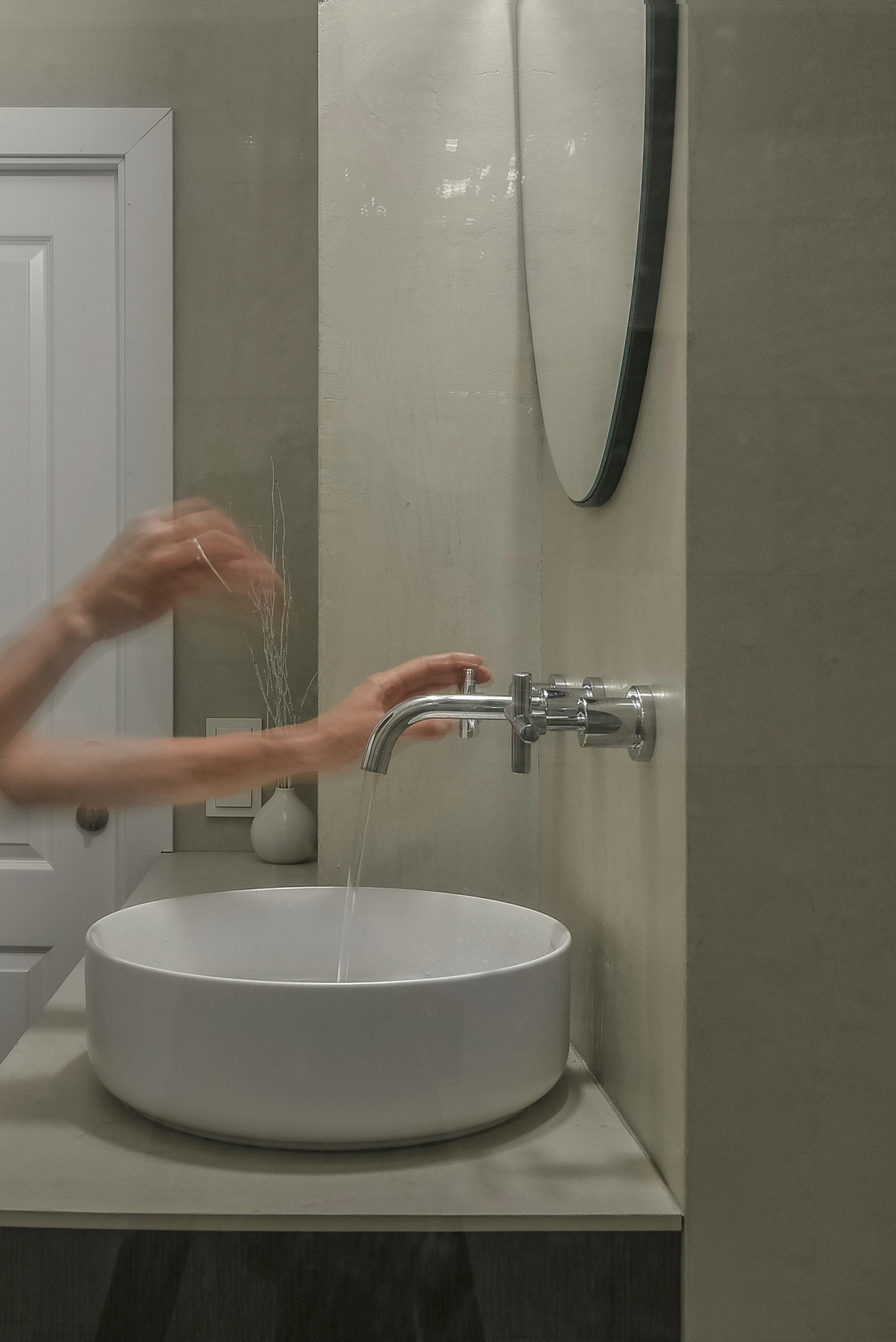 白色低调优雅公寓设计-12