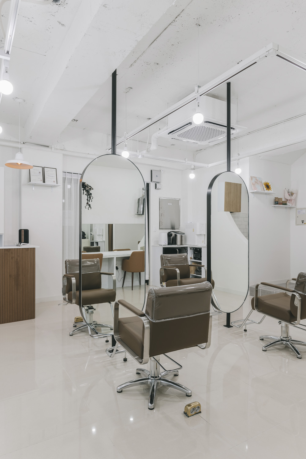白色简约之美，12 平米美容院的华丽转身-9