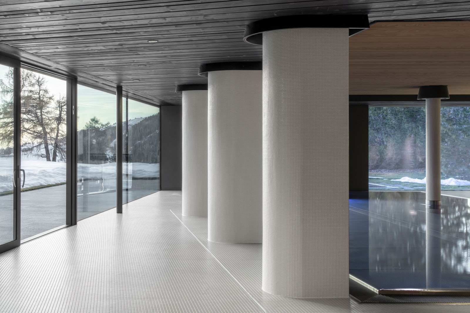 阿尔卑斯带木质柱廊的酒店（Icaro酒店）丨MoDusArchitects工作室-13