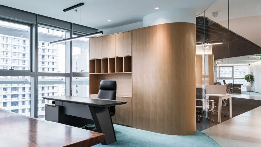 云码智能:流线型几何办丨中国广州丨冠臣设计-35