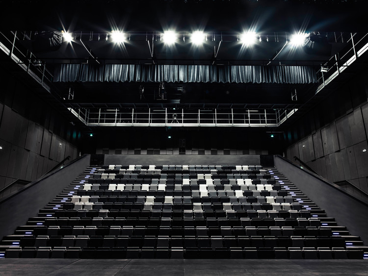 爱尔兰音乐节临时舞台，融合传统与现代-23