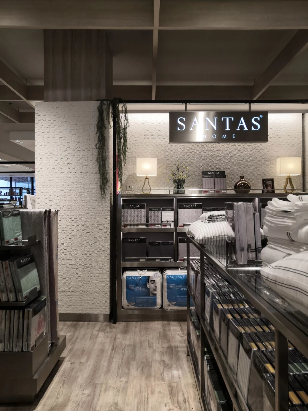 温馨时尚的床品店设计-22