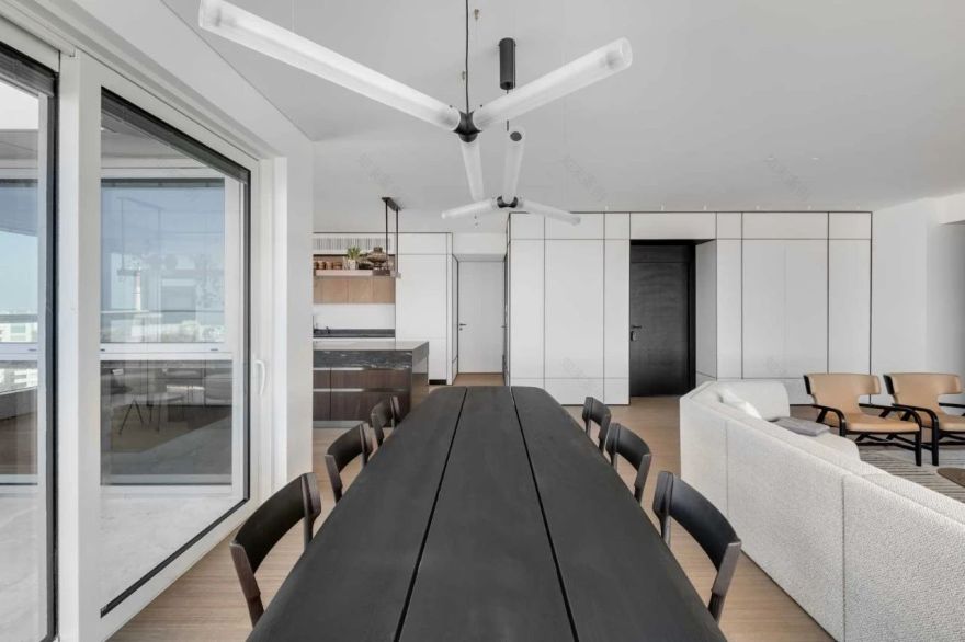 顶层简奢大宅丨Aviram Kushmirski 设计工作室-16