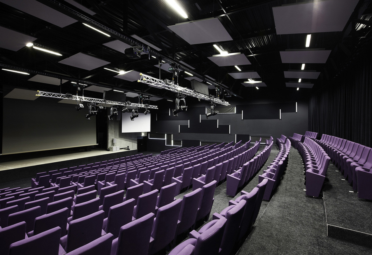 A Place of Exchanges  zigzag architecture-37