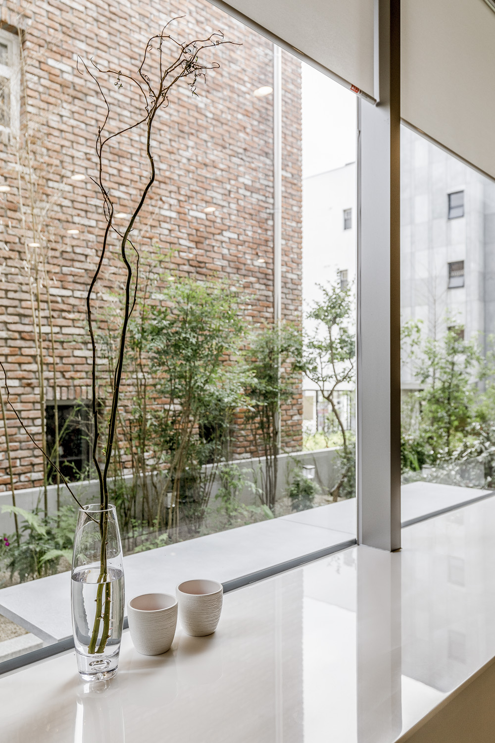 白色木纹，极简 20 平米咖啡厅设计-14