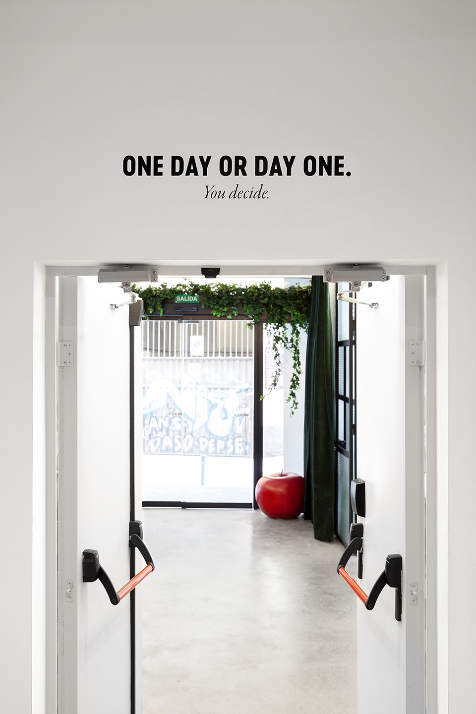 2060牛顿青年旅社，马德里 / Wanna One-41