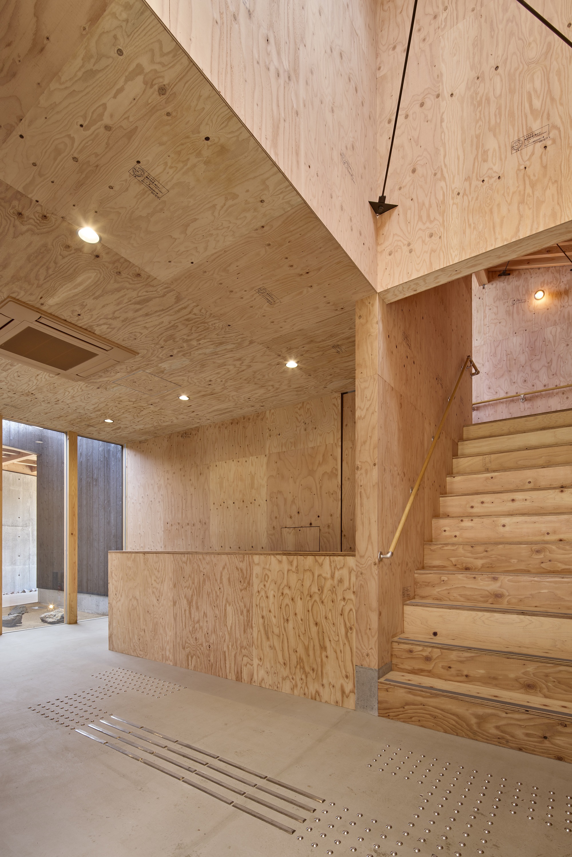 Kugami Terrace Sunset Cafe and Small Gallery / REPLUS Co.,Ltd-40