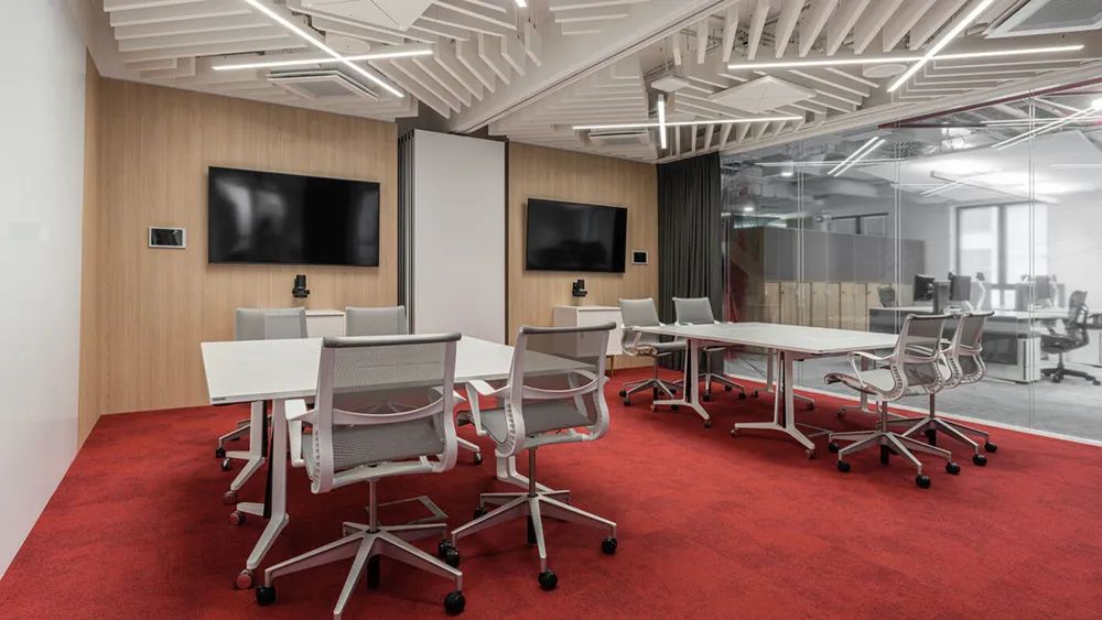 波兰 Autodesk 办公室 | 活力动感金属网演绎现代工业风-35