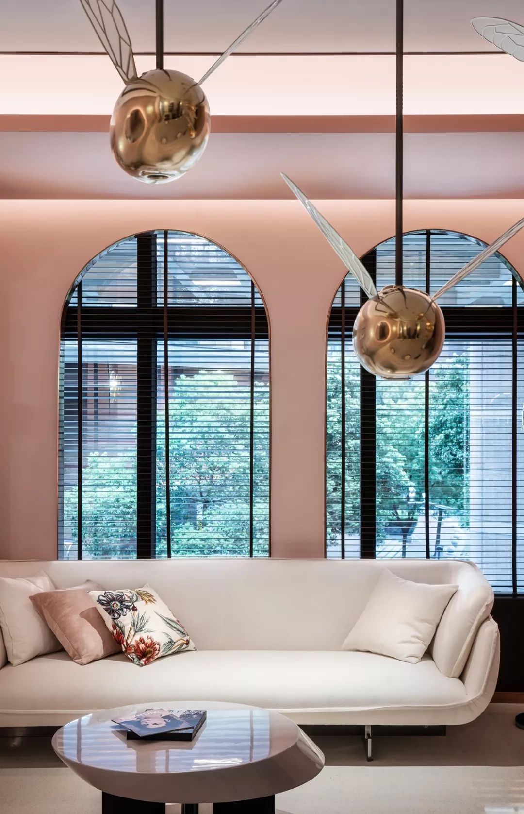 曾建龙打造花禾牛浦东店 | 红艳空间里的美学盛宴-58