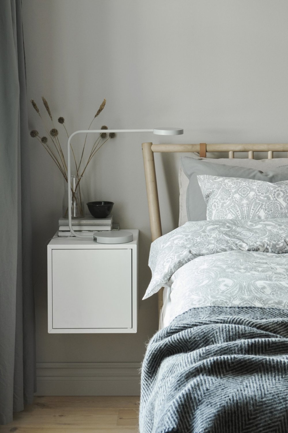 柔和灯光打造舒适卧室空间丨ELLEdecoration-14