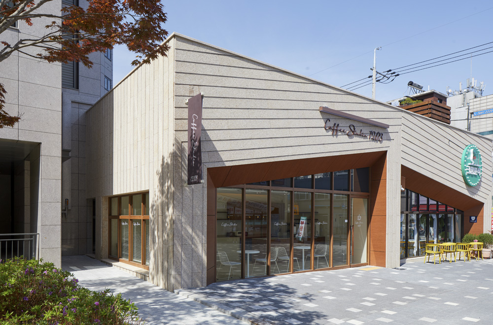 10 坪极简咖啡厅，打造温馨舒适空间-17