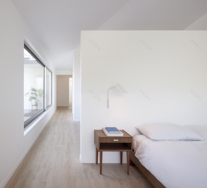 Дом с окном во двор(带庭院窗的房子)丨美国丨Edward Ogosta Architecture-15