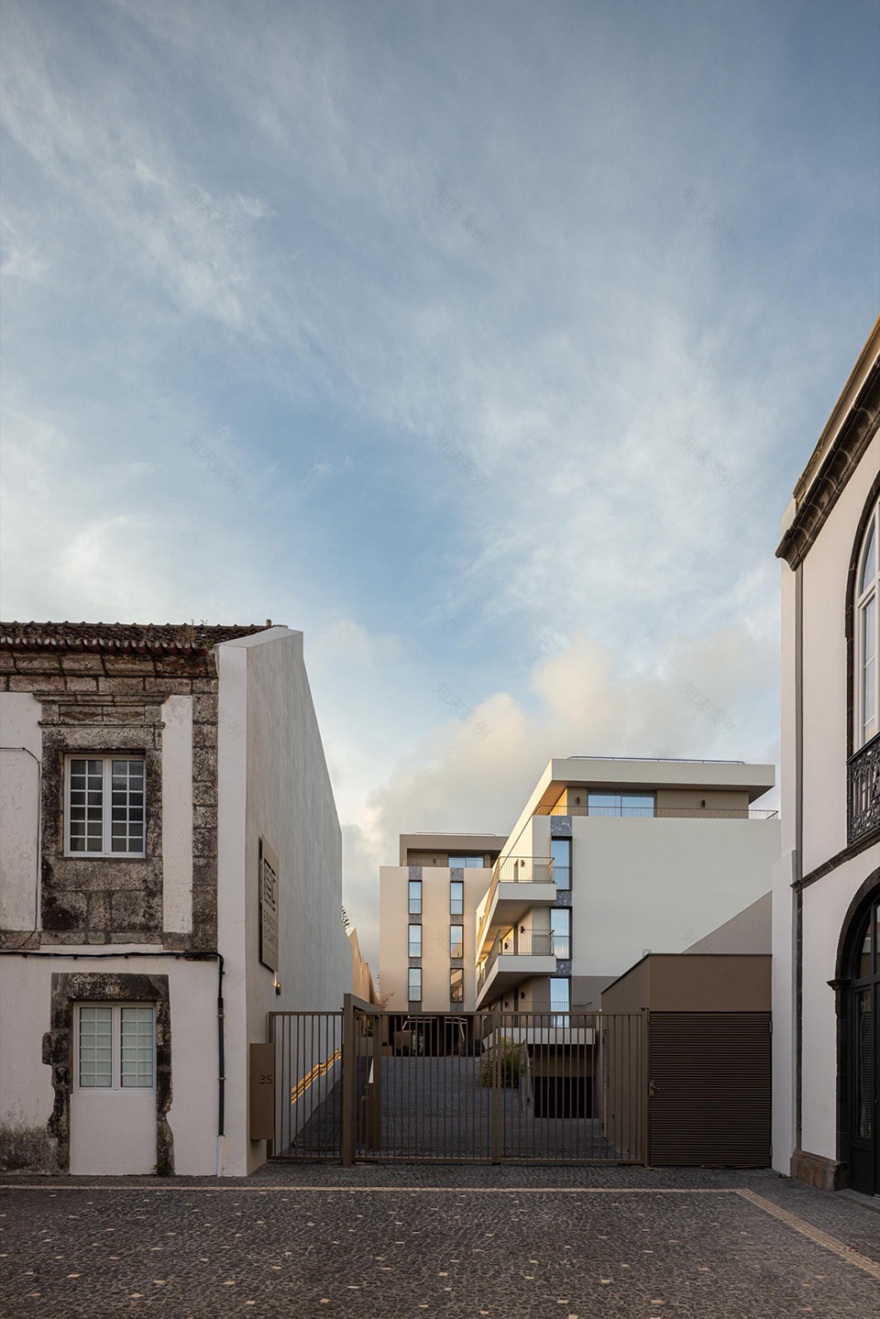 ERNESTO DO CANTO住宅区丨葡萄牙蓬塔德尔加达丨BOX arquitectos-196