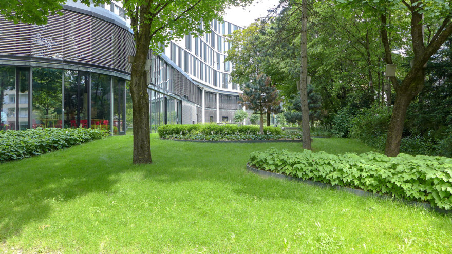 Munich Arabeska 公园式办公空间,融入自然的设计理念-6