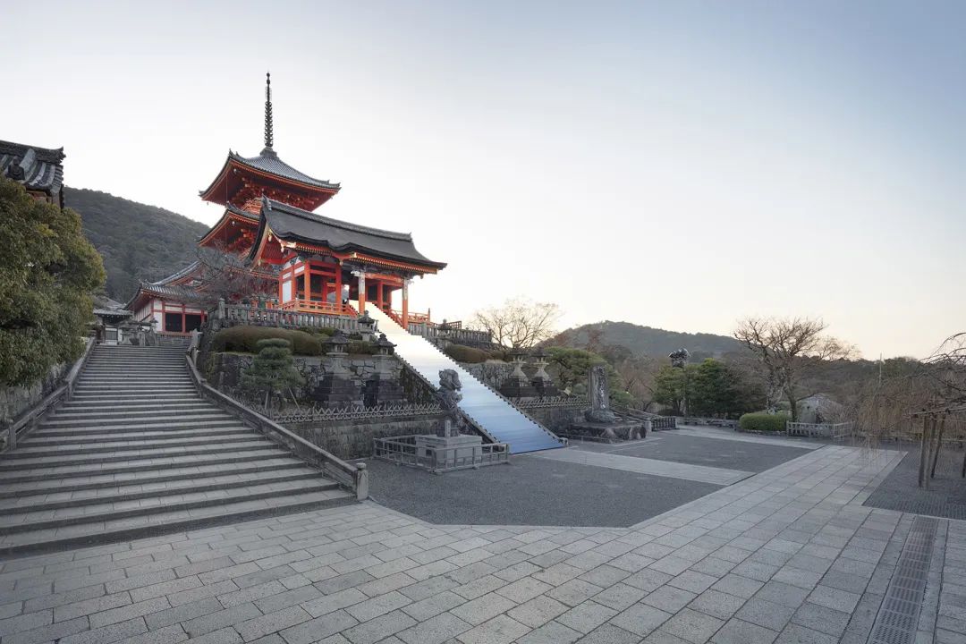 清水寺阶梯上的天空 · nendo 的镜面艺术装置丨日本京都-38