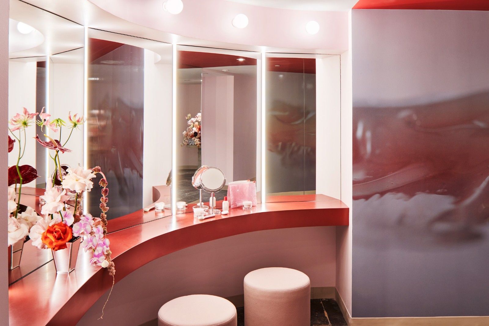 办公室也能软妹风，美容品牌 Glossier 纽约办公室  Rafael de Cárdenas-4