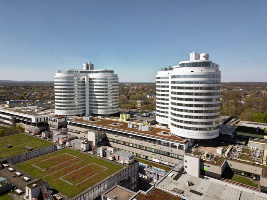 Fassadensanierung der Bettentürme des Zentralklinikums des UK Münster – Kleihues + Kleihues-0