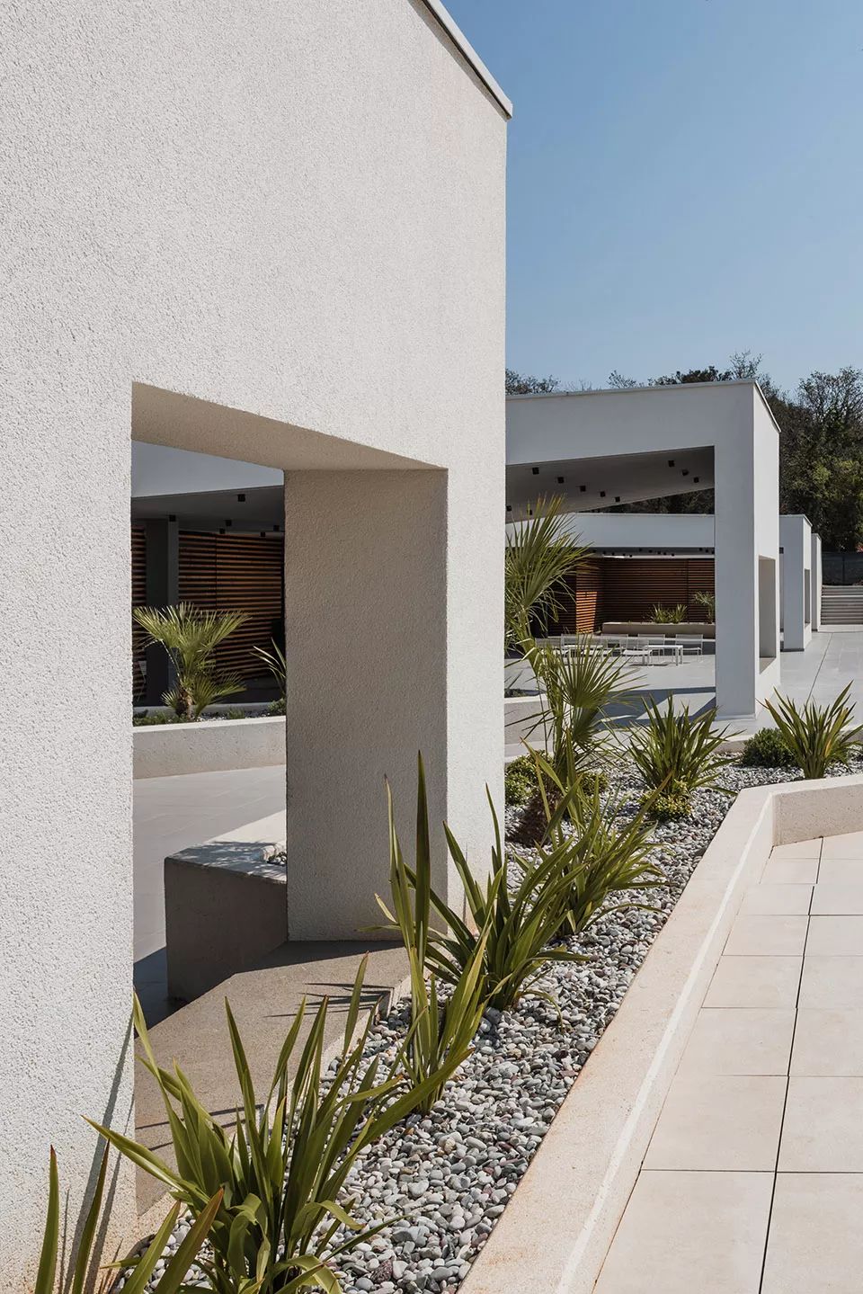 克罗地亚 Stella Maris 营区泳池综合体 | 自然与设计的完美融合-35