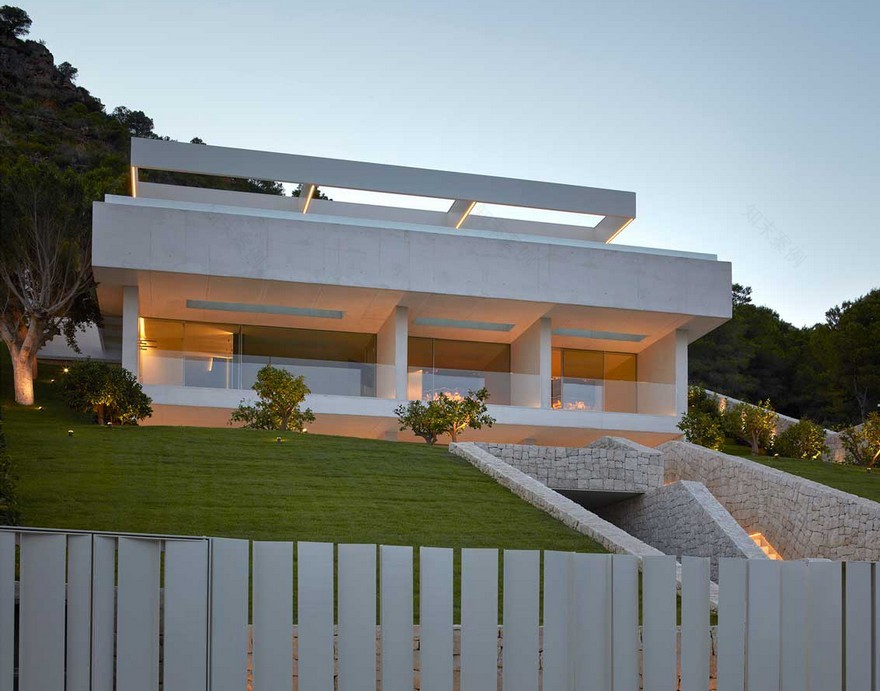 Quarry House in Valencia / Ramon Esteve Studio-37