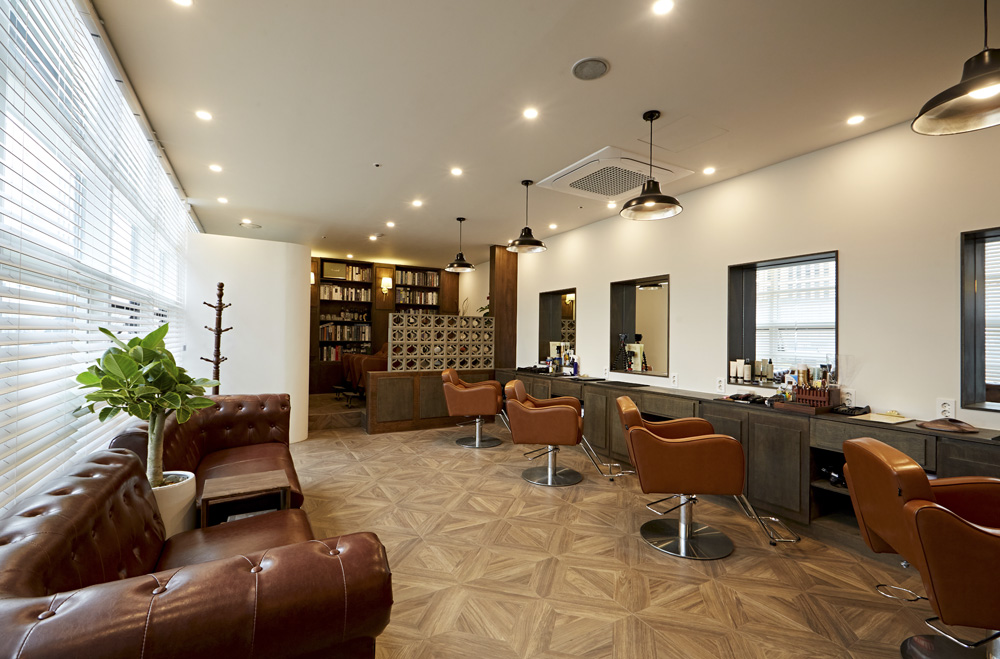 20 平米男士美容室，极简风格的设计魅力-5