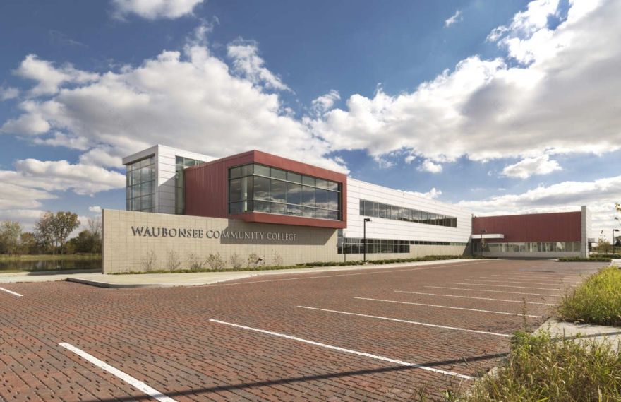 湖畔独立校园,集学习休闲于一体的 Waubonsee Community College Plano Classroom Building-14