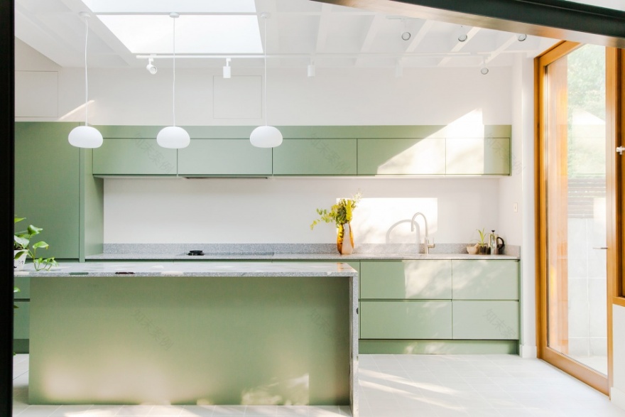 多代居住宅的花园凉亭设计-29